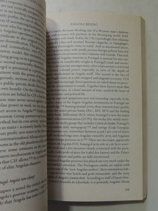 Magnificent And Beggar Land: Angola Since The Civil War - Ricardo Soares De Oliveira