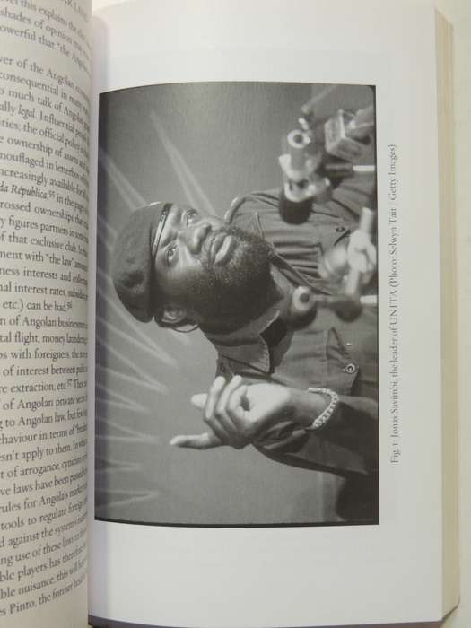 Magnificent And Beggar Land: Angola Since The Civil War - Ricardo Soares De Oliveira