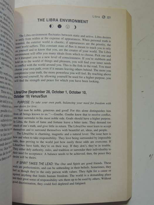 The Day You Were Born: A Journey To Wholeness Through Astrology And Numerology - Linda Joyce