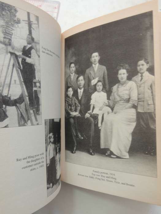 On Gold Mountain: The One Hundred Year Odyssey Of My Chinese-American Family - Lisa See