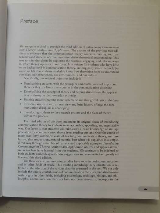 Introducing Communication Theory: Analysis And application - Richard West & Lynn H. Turner