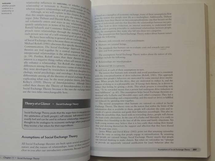 Introducing Communication Theory: Analysis And application - Richard West & Lynn H. Turner