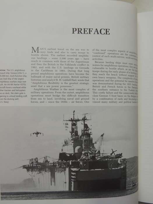 Amphibious Warfare - An Illustrated History  Norman Polmar & Peter B. Mersky