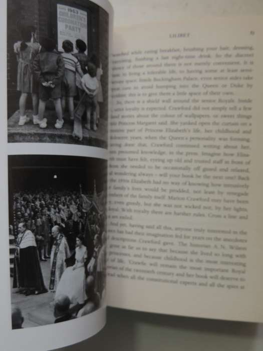 The Diamond Queen: Elizabeth II And Her People - Andrew Marr