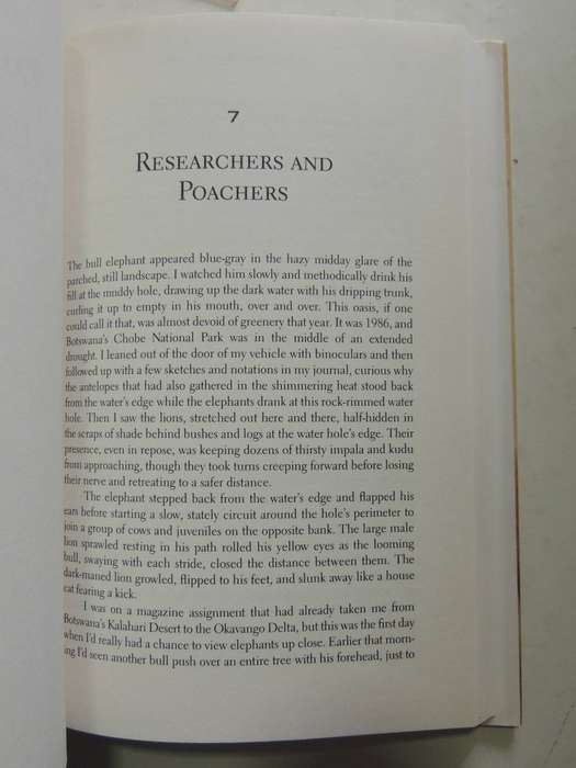Ivory's Ghosts: The White Gold Of History And The Fate Of Elephants - John Frederick Walker