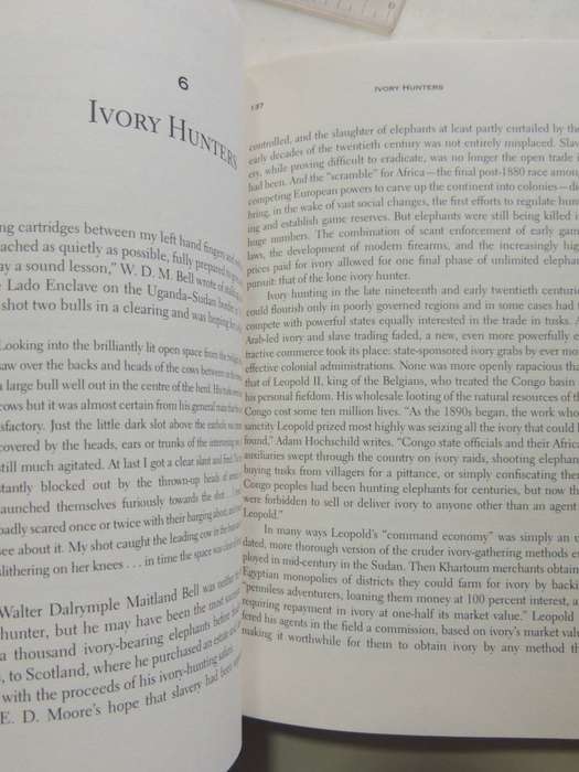 Ivory's Ghosts: The White Gold Of History And The Fate Of Elephants - John Frederick Walker