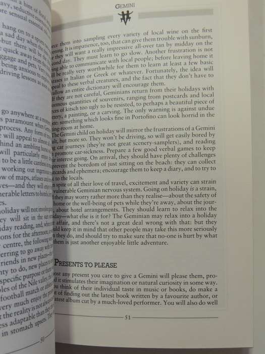 Life Signs - An Astrological Guide to the Way we Live - Julia & Derek Parker