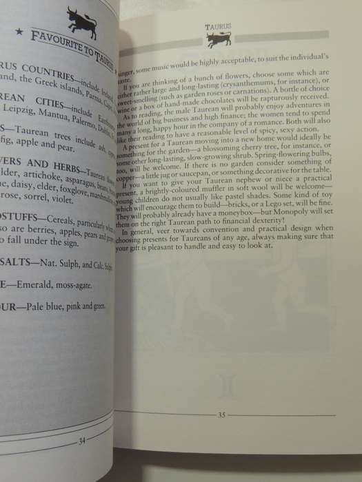 Life Signs - An Astrological Guide to the Way we Live - Julia & Derek Parker