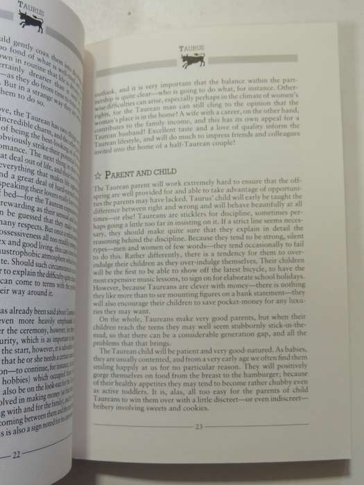 Life Signs - An Astrological Guide to the Way we Live - Julia & Derek Parker