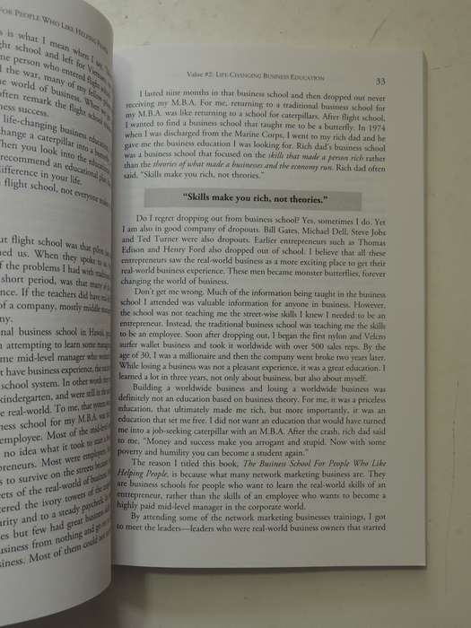 Rich Dad : The Business School For People Who Like Helping People - Robert Kiyosaki, Sharon Lechter