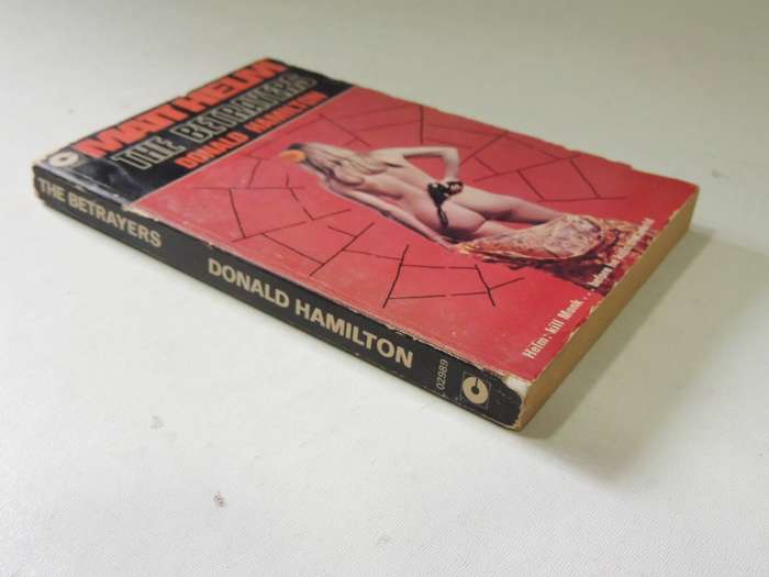 Matt Helm: The Betrayers  -  Donald Hamilton