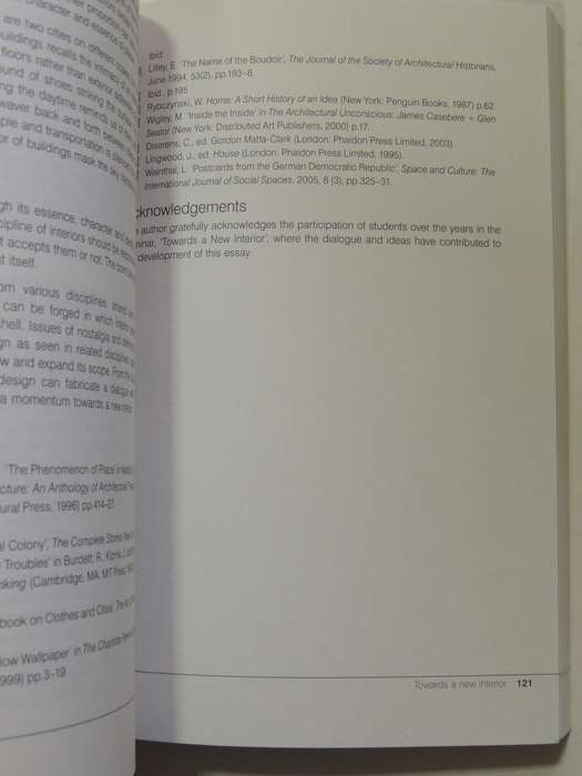 Thinking Inside the Box: a Reader in Interiors for the 21st Century - various