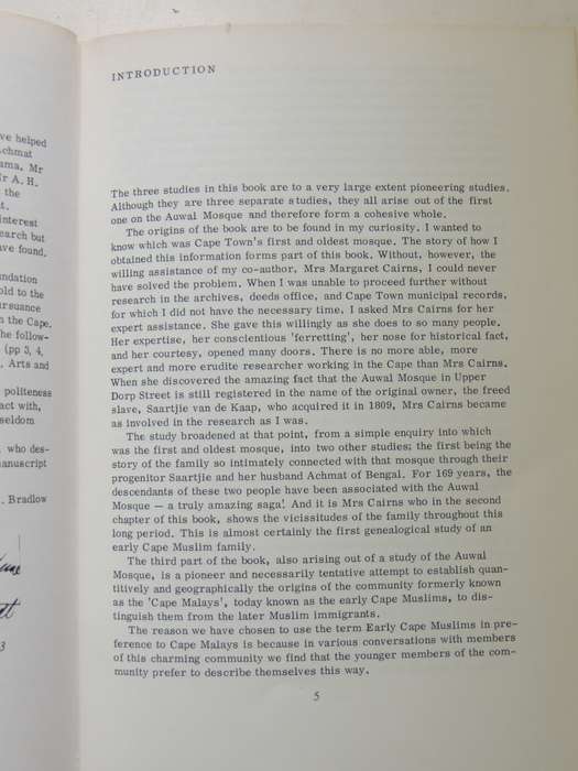 The Early Cape Muslims: A Study Of Their Mosques, Genealogy & Origins Frank R Bradlow, M Cairns