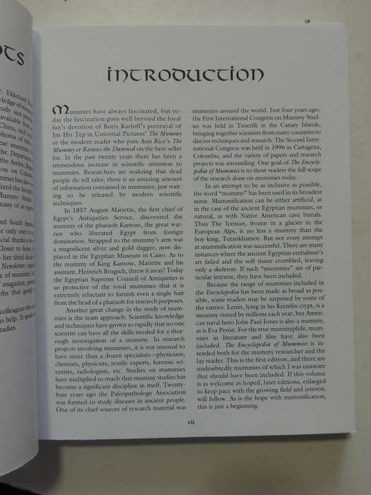 The Encyclopedia of Mummies - Bob Brier