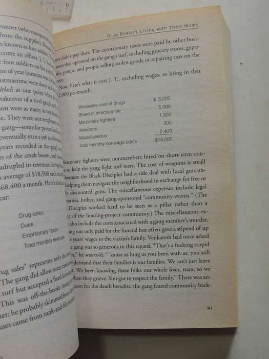 Freakonomics: A Rogue Economist Explores The Hidden Side Of Everything Steven Levitt, Stephen Dubner