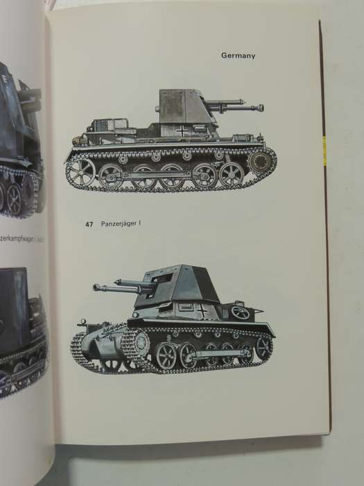 Tanks And Other Armoured Fighting Vehicles Of world War II - B.T. White