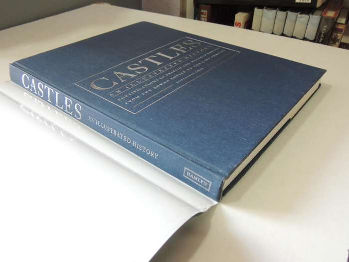 Castles And Fortifications Of Britain And EuropeDobroslav Libal