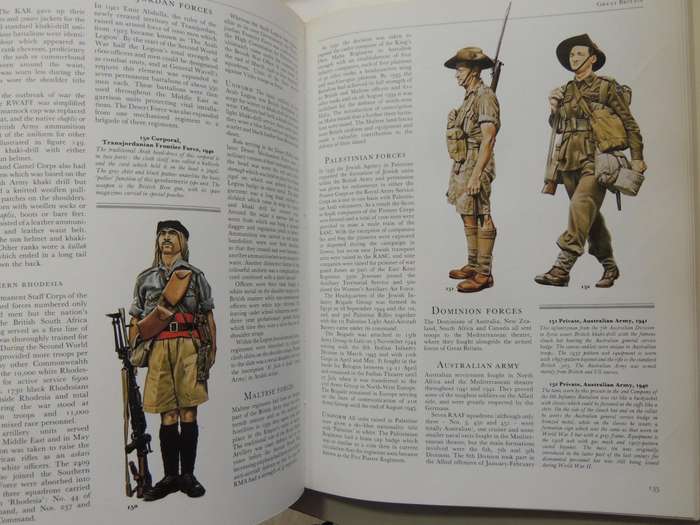 The Armed Forces Of World War II: Uniforms, Insignia And Organisation - Andrew Mollo