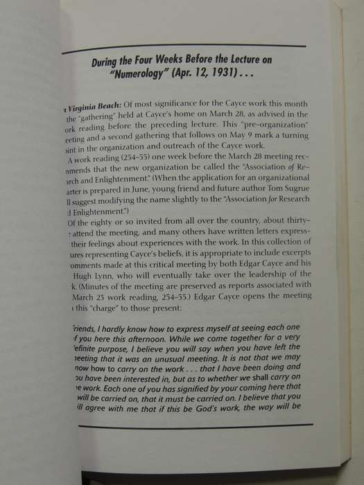 In A Waking State: Edgar Cayce Lectures - Edgar Cayce