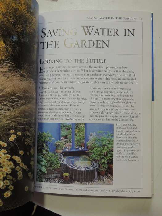 Drought Resistant Gardening - RHS Practical Guides - Peter Robinson