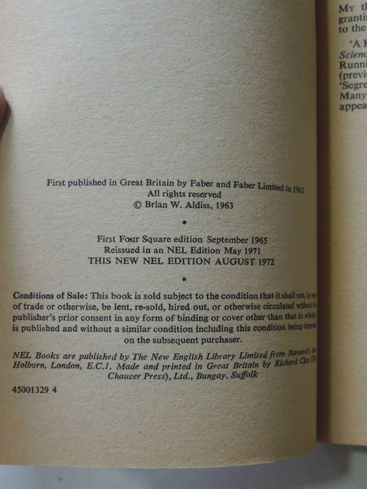 The Airs Of Earth - Brian Aldiss