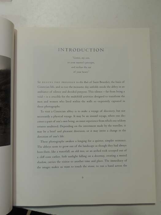 Architecture Of Silence: Cistercian Abbeys Of France - David Heald & Terry N. Kinder