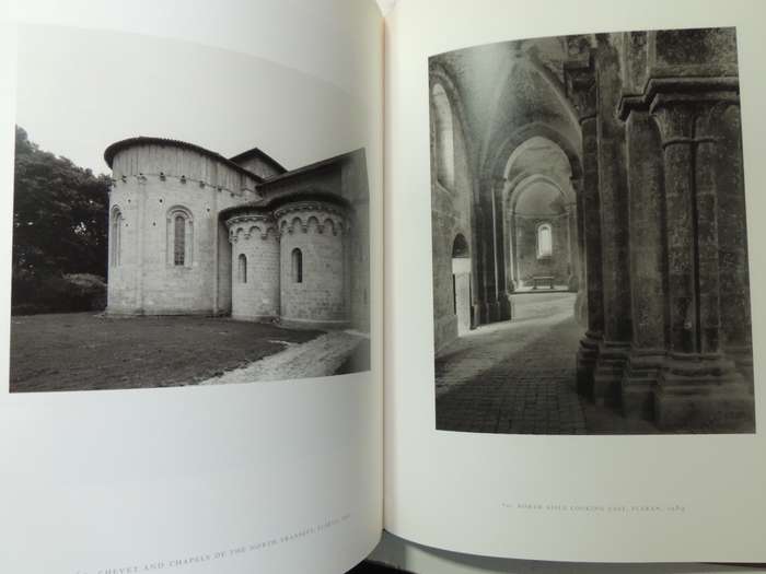 Architecture Of Silence: Cistercian Abbeys Of France - David Heald & Terry N. Kinder