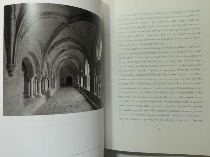 Architecture Of Silence: Cistercian Abbeys Of France - David Heald & Terry N. Kinder