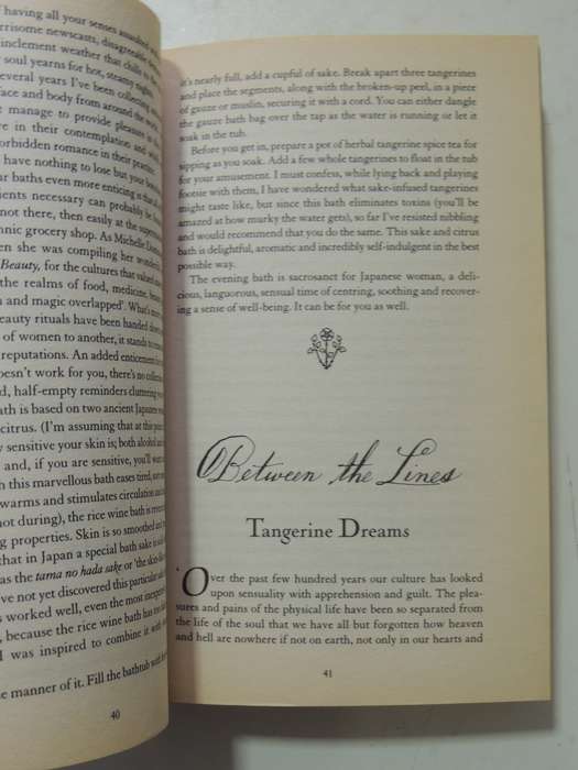 Romancing The Ordinary: A Year Of Everyday Indulgences- Sarah Ban Breathnach