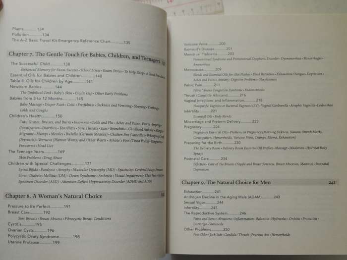 The Complete Book of Essential Oils & Aromatherapy,Over 800 Natural, Nontoxic..- Valerie Ann Worwood