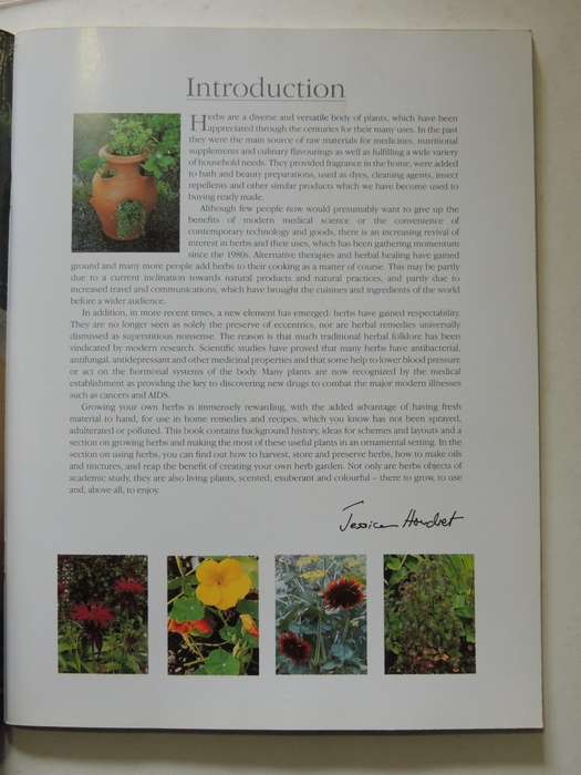Growing Herbs: A Practical Guide To Designing, Planting And Growing - Jessica Houdret