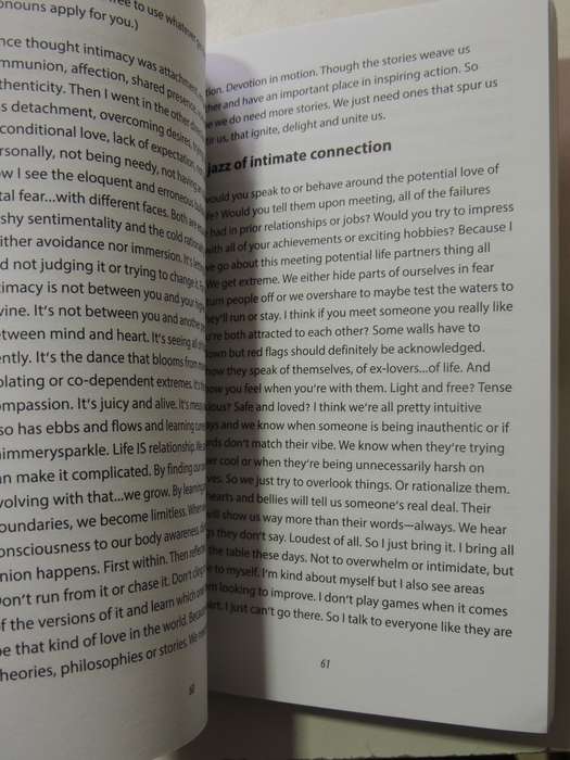 Dear Human: A Manifesto Of Love, Invitation And Invocation To Humanity - Courtney Walsh