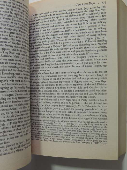 The 900 Days: The Siege Of Leningrad- Harrison E. Salisbury