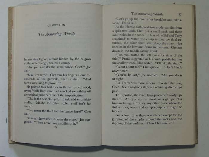 The Wailing Siren Mystery - Franklin W. Dixon   Circa 1950s