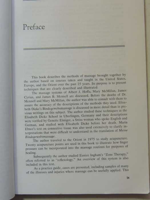 Healing Massage Techniques: A Study Of Eastern And Western Methods - Frances M. Tappan