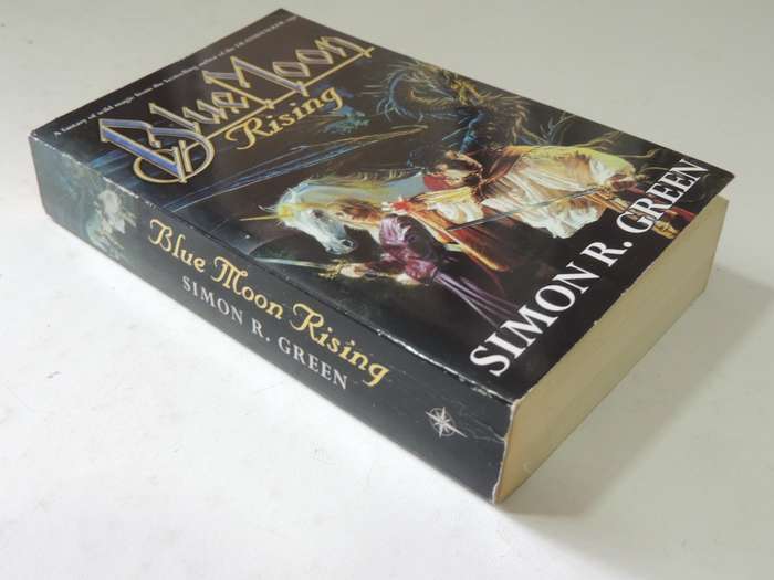 Blue Moon Rising - Simon R. Green