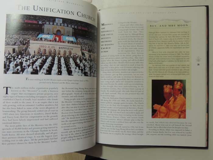 The Secret World Of Cults: From Ancient Druids To Heaven's Gate - Sarah Moran