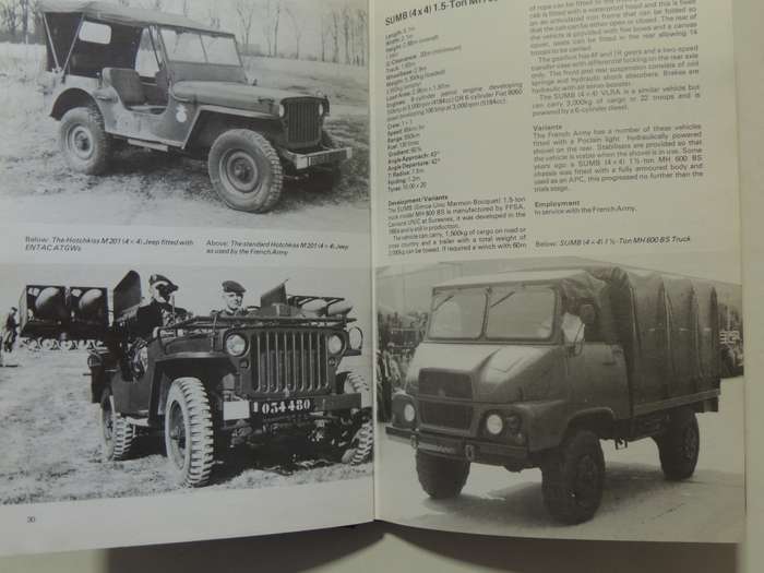 Military Vehicles Of The World - Christopher F. Foss    1st Edition 1976