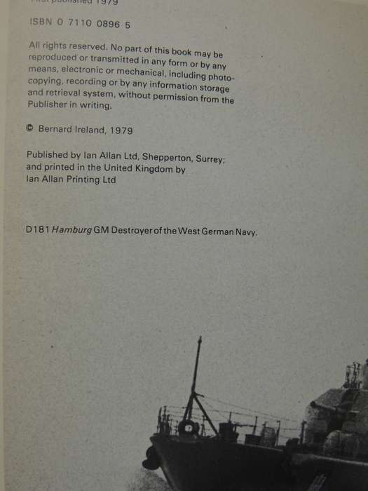 Warships Of The World: Escort Vessels  - Bernard Ireland