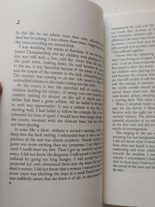A Foot In Both Worlds: A Doctor's Autobiography Of Psychic Experience - Aurthur Guirdhan