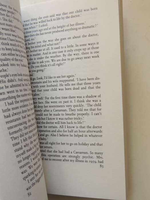 A Foot In Both Worlds: A Doctor's Autobiography Of Psychic Experience - Aurthur Guirdhan