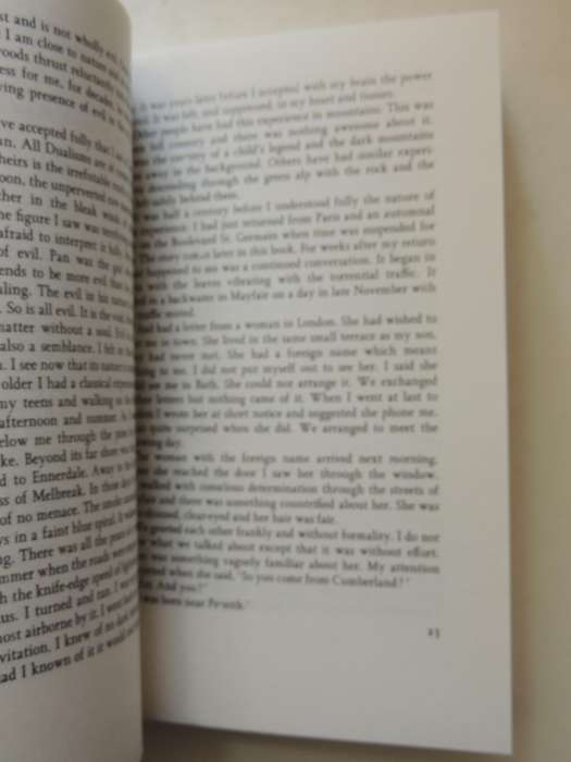 A Foot In Both Worlds: A Doctor's Autobiography Of Psychic Experience - Aurthur Guirdhan