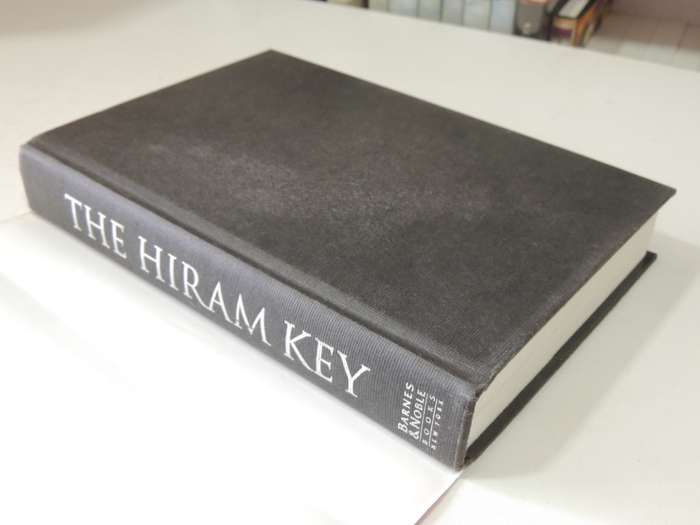 The Hiram Key: Pharaohs, Freemasons & Discovery Of Secret Scrolls Of JesusChristopher Knight, R L