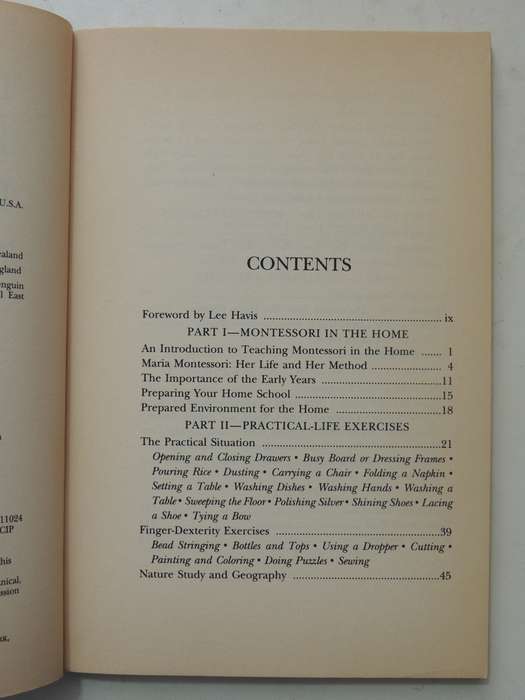 Teaching Montessori In The Home: The Pre-School Years - Elizabeth G. Hainstock   (Updated Edition)