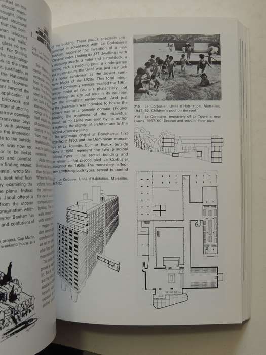 Modern Architecture: A Critical History - Kenneth Frampton
