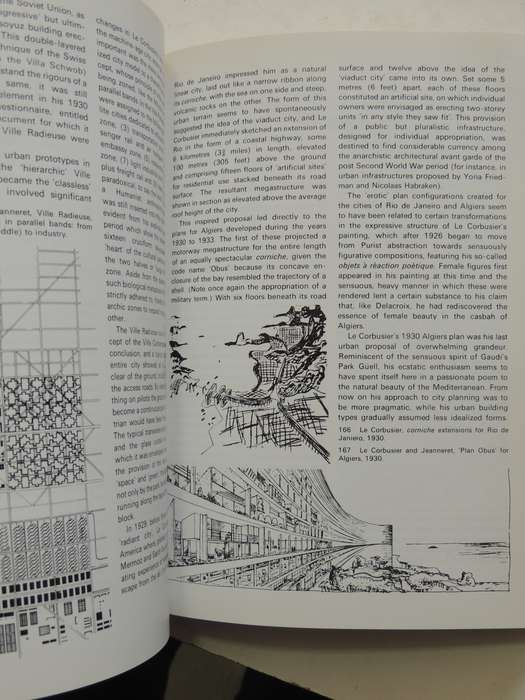 Modern Architecture: A Critical History - Kenneth Frampton