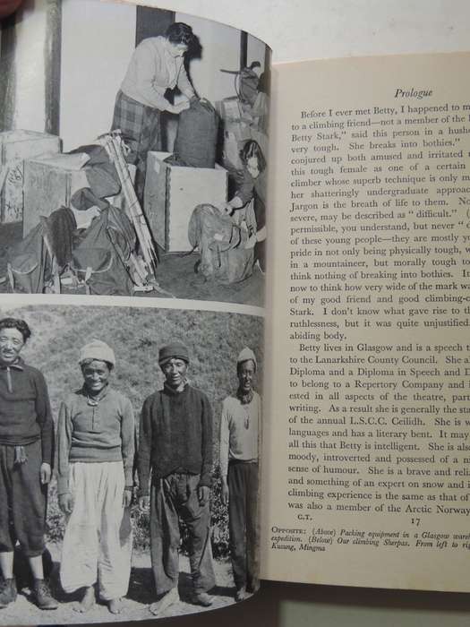 Tents In The Cloud: The First Women's Himalayan Expedition - Monica Jackson & Elizabeth Jackson