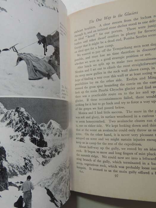 Tents In The Cloud: The First Women's Himalayan Expedition - Monica Jackson & Elizabeth Jackson