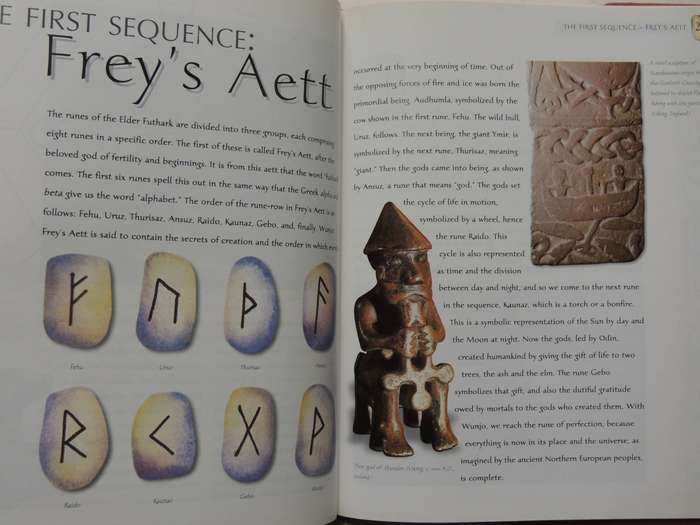 The Illustrated Guide To Runes - Jonathan Dee