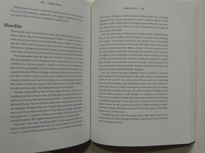 Gems Of The 7 Color Rays: A Comprehensive Guide To Healing With Gems - William C Struber